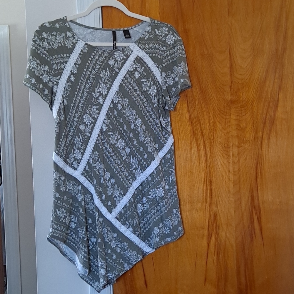 Sky's the limit top